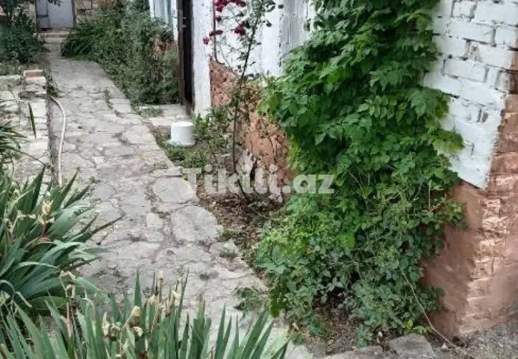 3 otaqlı mənzil Satılır,