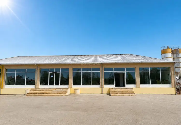 240 m² Obyekt / Ofis Kirayə (aylıq), Bərdə