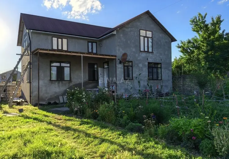 6 otaqlı mənzil Satılır, Şəki
