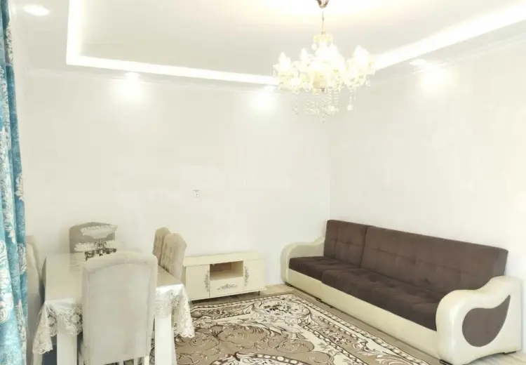 6 otaqlı mənzil Satılır, Şəki