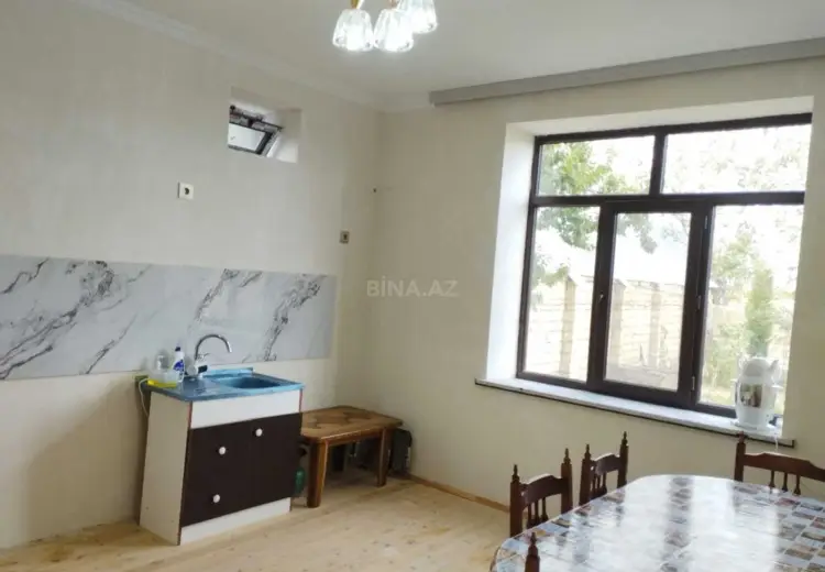6 otaqlı mənzil Satılır, Şəki