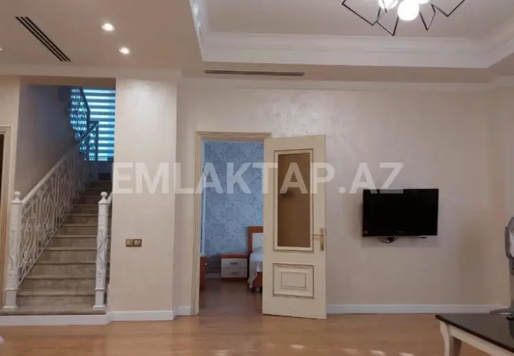 520 000 AZN - 8 otaqlı mənzil Satılır, Astara