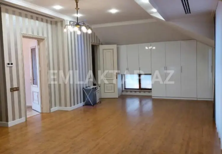 520 000 AZN - 8 otaqlı mənzil Satılır, Astara