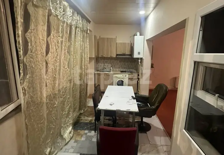 700 AZN - 3 otaqlı mənzil Kirayə (aylıq), Bakı