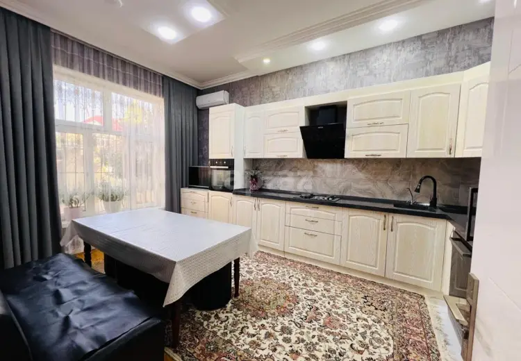 7 otaqlı mənzil , Xırdalan