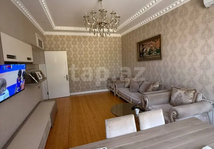 7 otaqlı mənzil , Xırdalan