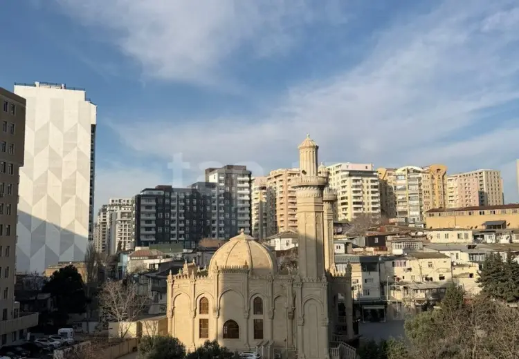 8 otaqlı mənzil , Bakı