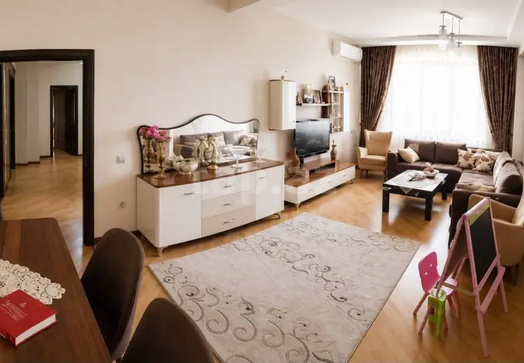 4 otaqlı mənzil , Bakı