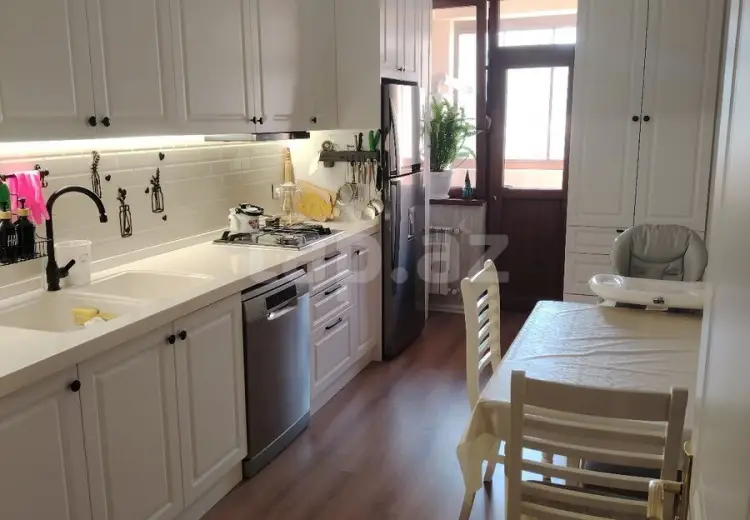 3 otaqlı mənzil , Bakı