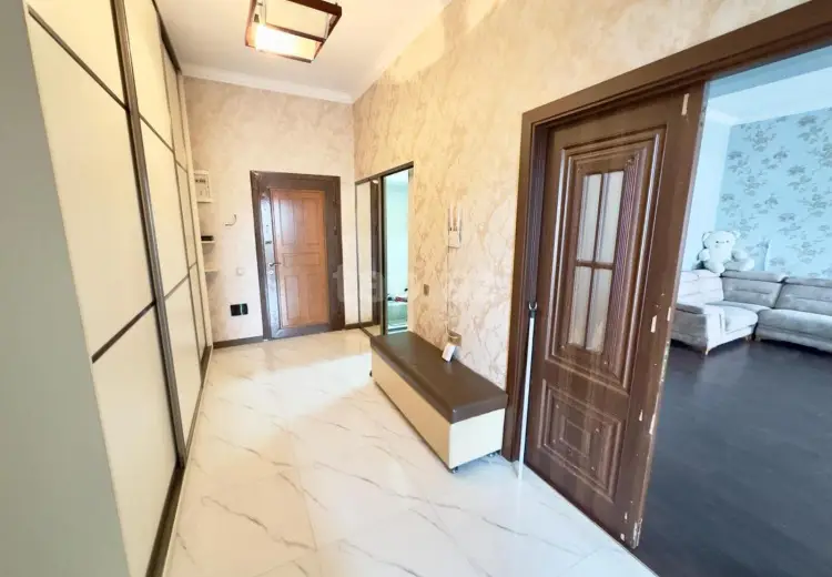 4 otaqlı mənzil , Bakı