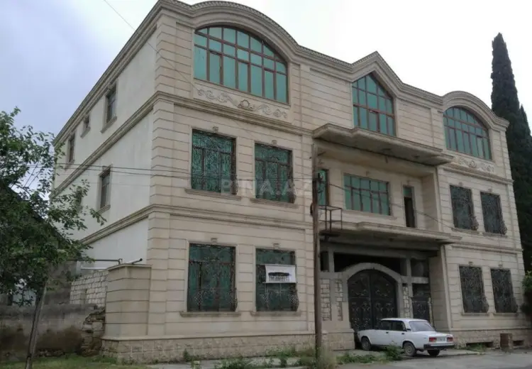 160 000 AZN - 11 otaqlı mənzil Satılır, Şəmkir