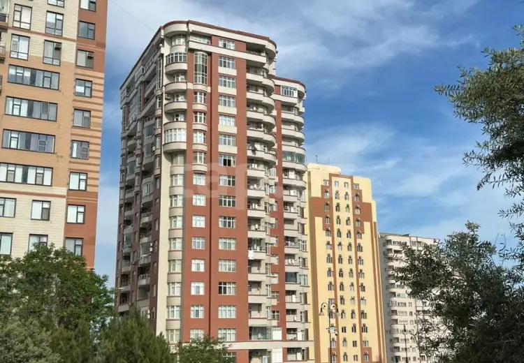 4 otaqlı mənzil , Bakı