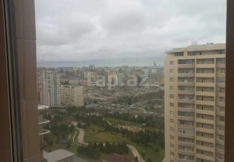 4 otaqlı mənzil , Bakı