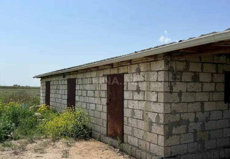 300 sot Torpaq Satılır, Salyan