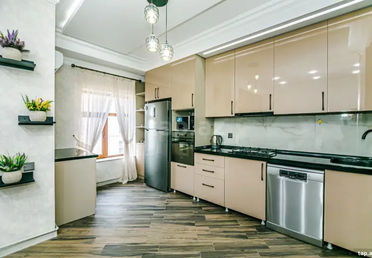 7 otaqlı mənzil , Bayıl qəs., Səbail, Bakı