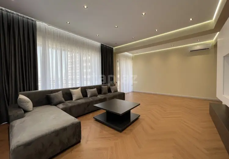 3 otaqlı mənzil , Bakı