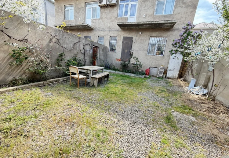8 otaqlı mənzil Satılır, Bakı