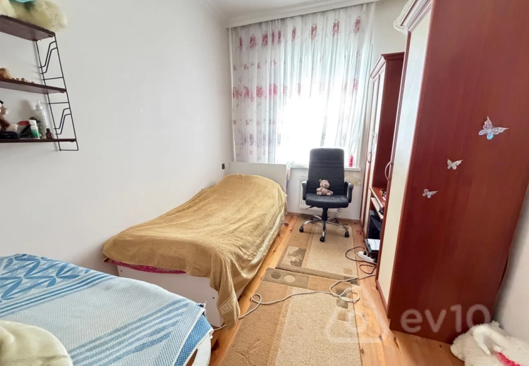 8 otaqlı mənzil Satılır, Bakı