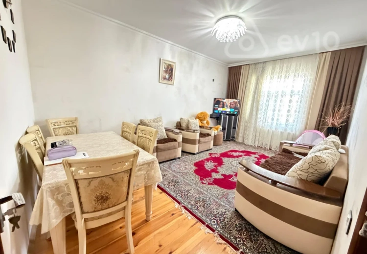 8 otaqlı mənzil Satılır, Bakı