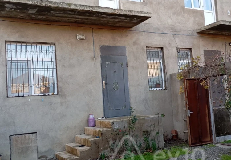 8 otaqlı mənzil Satılır, Bakı