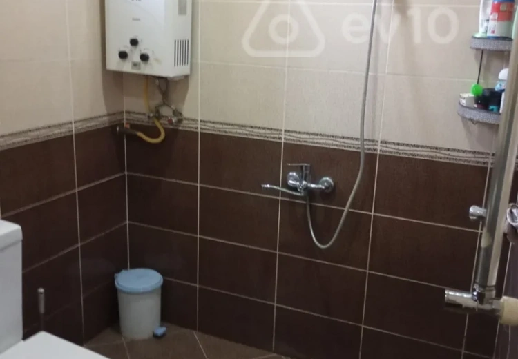 8 otaqlı mənzil Satılır, Bakı
