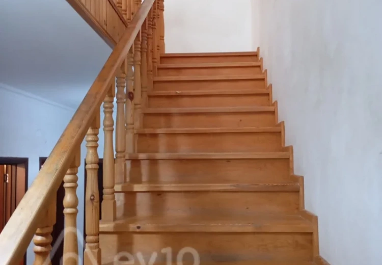 8 otaqlı mənzil Satılır, Bakı
