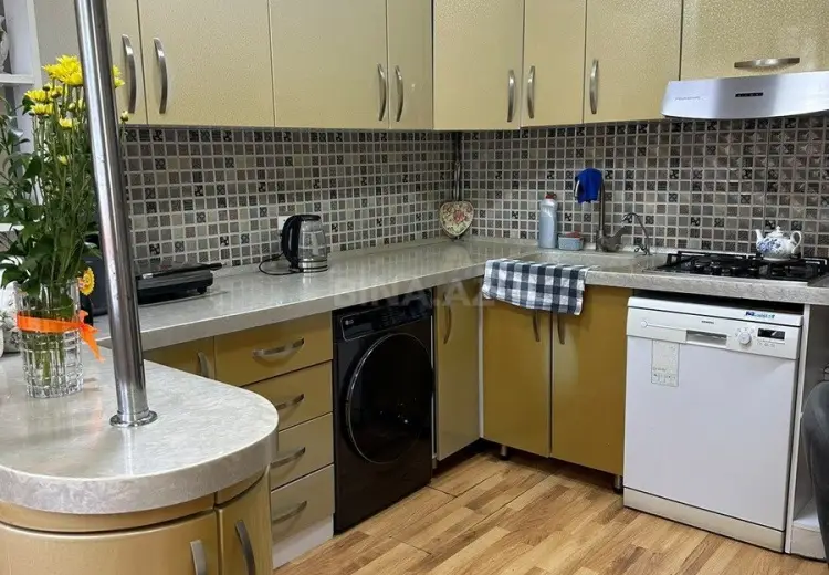 3 otaqlı mənzil Satılır, 4-cü mikrorayon, Nəsimi, Bakı