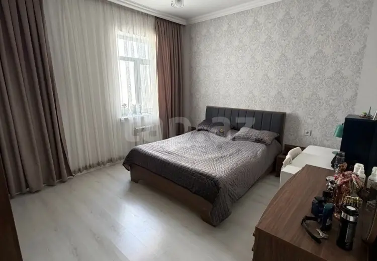 4 otaqlı mənzil , Bakı