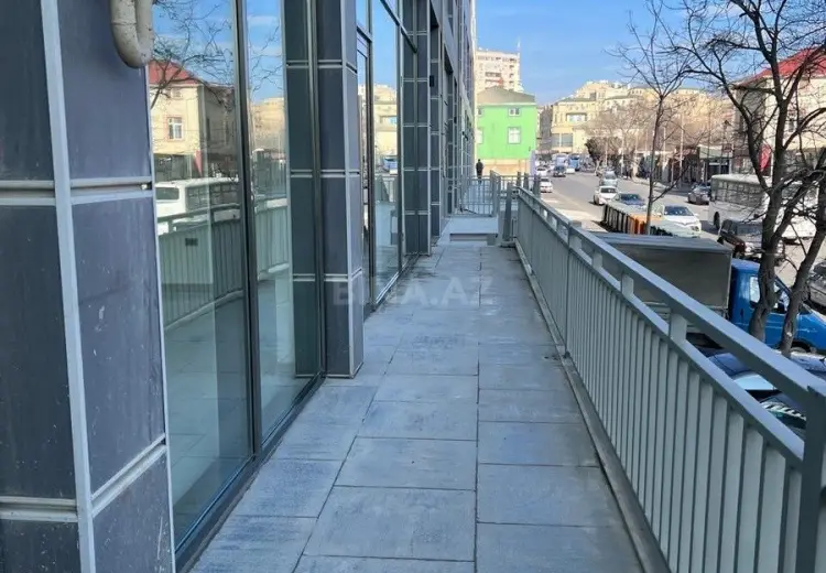 200 m² Obyekt / Ofis Kirayə (aylıq), Badamdar qəs., Səbail, Bakı