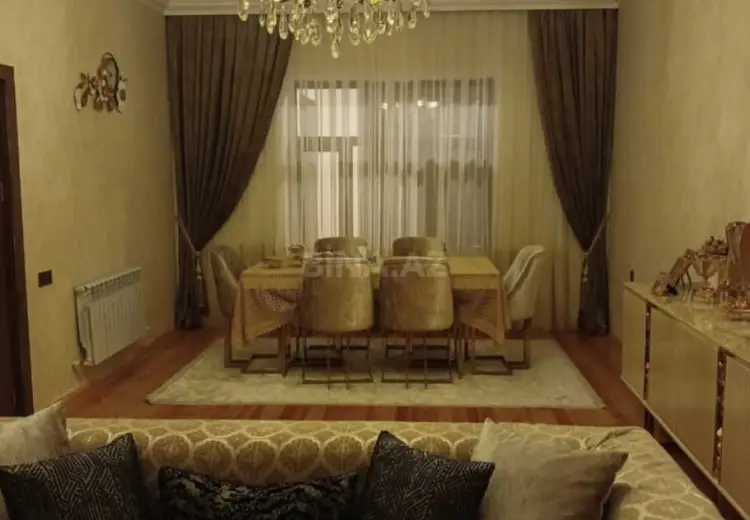 5 otaqlı mənzil Satılır, Gəncə