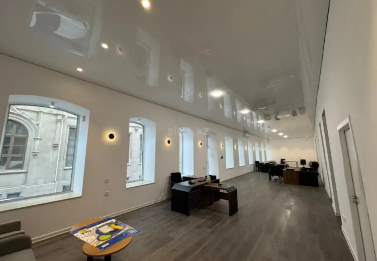 250 m² Obyekt / Ofis Kirayə (aylıq), Səbail, Bakı