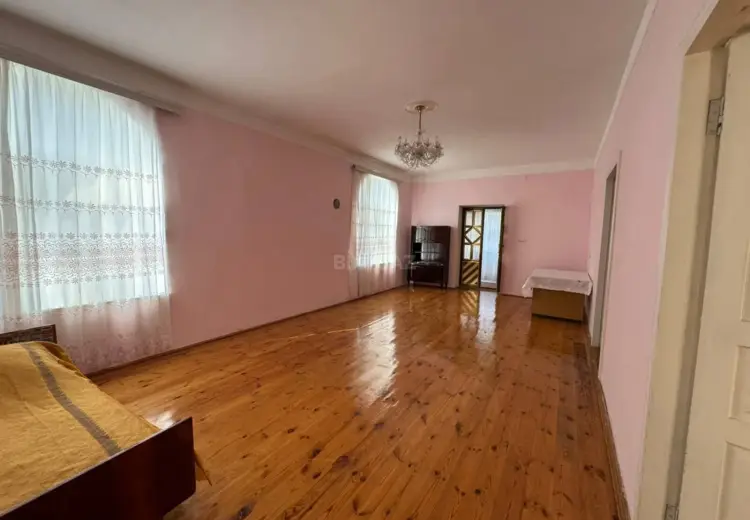 5 otaqlı mənzil Satılır, Quba