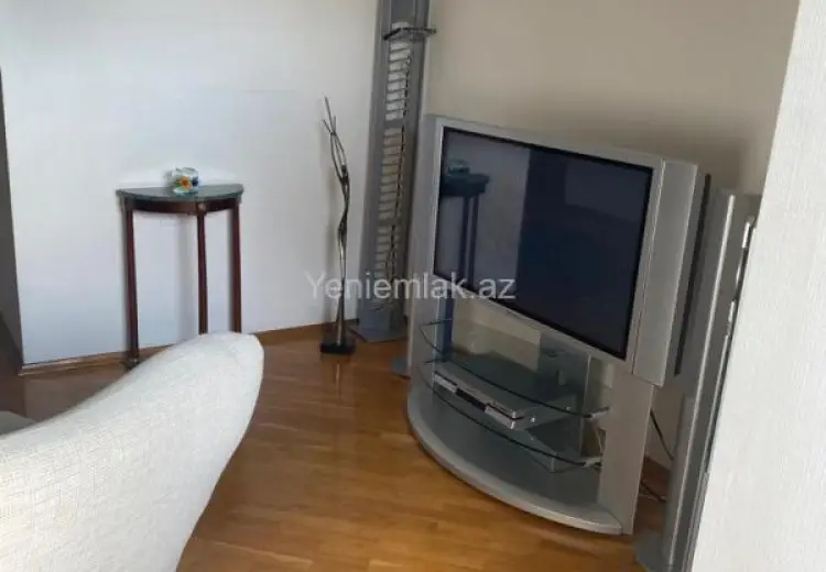 470 000 AZN - 5 otaqlı mənzil Satılır, Nizami, Bakı