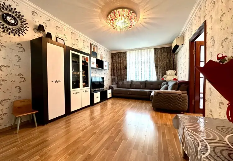 4 otaqlı mənzil , Bakı