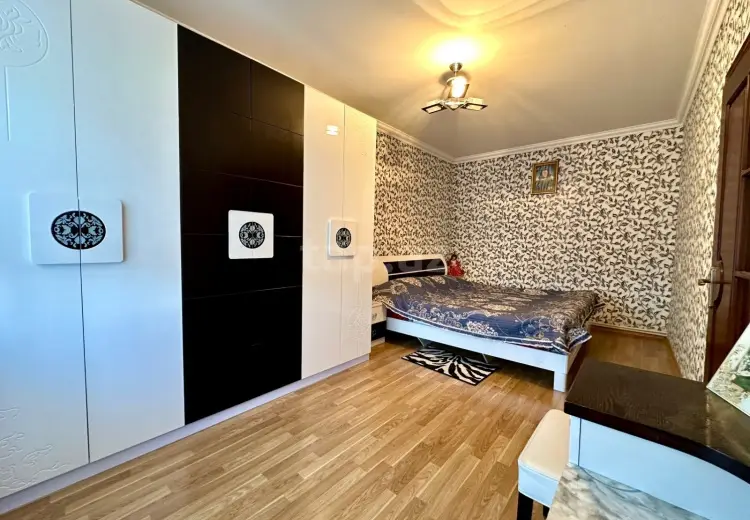 4 otaqlı mənzil , Bakı