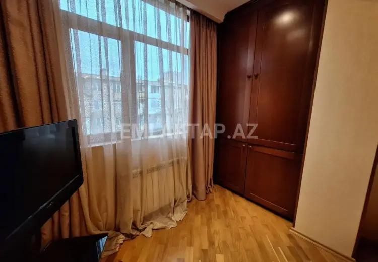 800 AZN - 3 otaqlı mənzil Kirayə (aylıq), Yasamal qəs., Yasamal, Bakı
