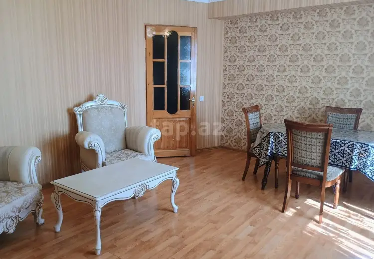 700 AZN - 3 otaqlı mənzil Kirayə (aylıq), Bakı