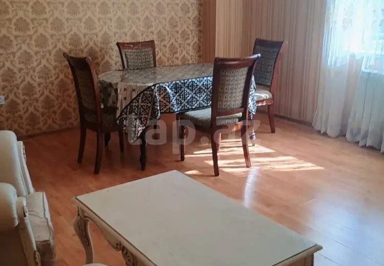 700 AZN - 3 otaqlı mənzil Kirayə (aylıq), Bakı