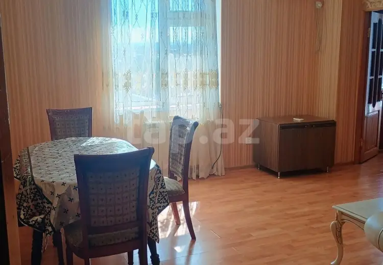 700 AZN - 3 otaqlı mənzil Kirayə (aylıq), Bakı