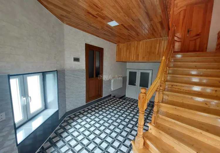 10 otaqlı mənzil Satılır, Quba