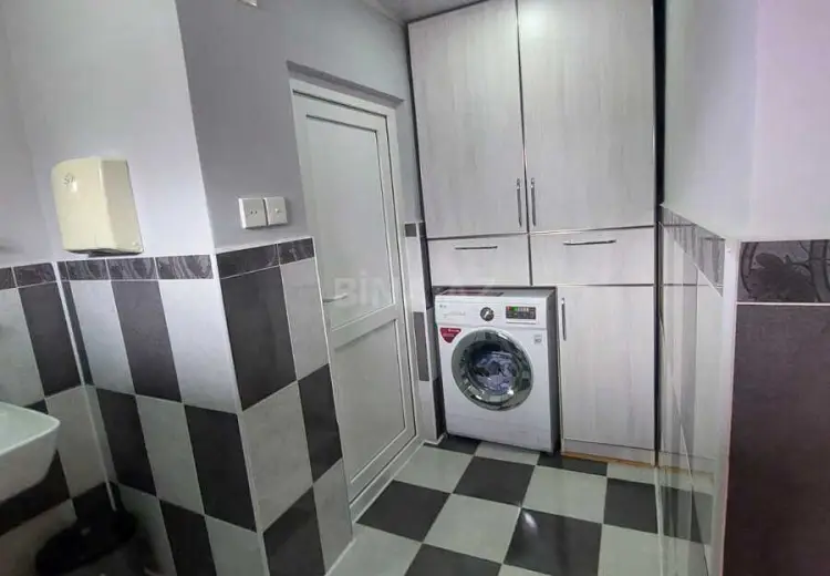 10 otaqlı mənzil Satılır, Quba
