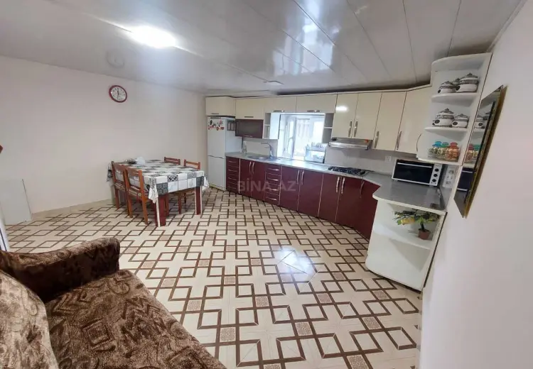 10 otaqlı mənzil Satılır, Quba