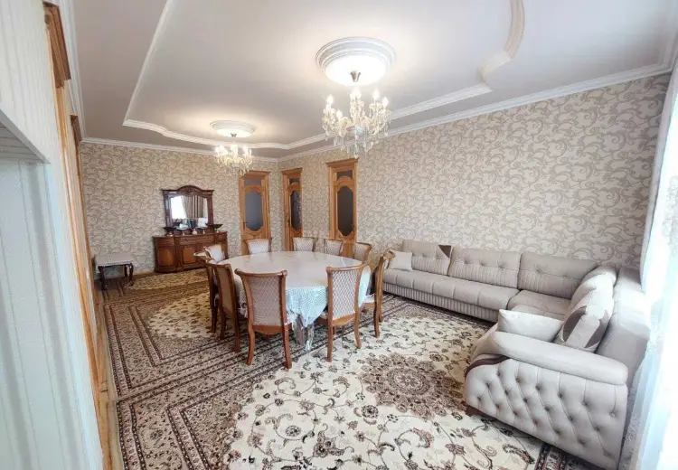 10 otaqlı mənzil Satılır, Quba