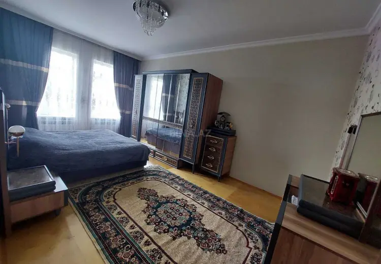 10 otaqlı mənzil Satılır, Quba