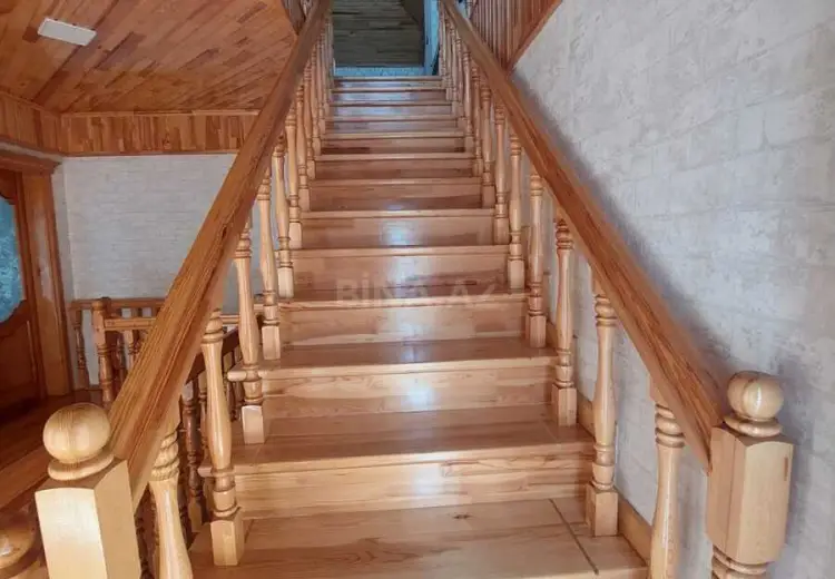 10 otaqlı mənzil Satılır, Quba