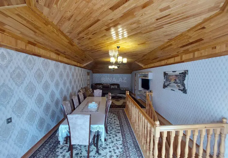 10 otaqlı mənzil Satılır, Quba