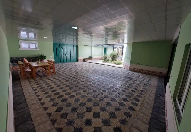 10 otaqlı mənzil , Quba