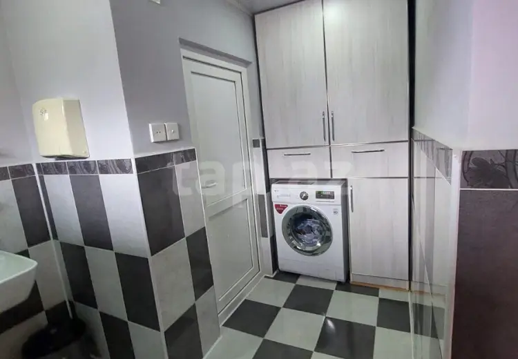 10 otaqlı mənzil , Quba