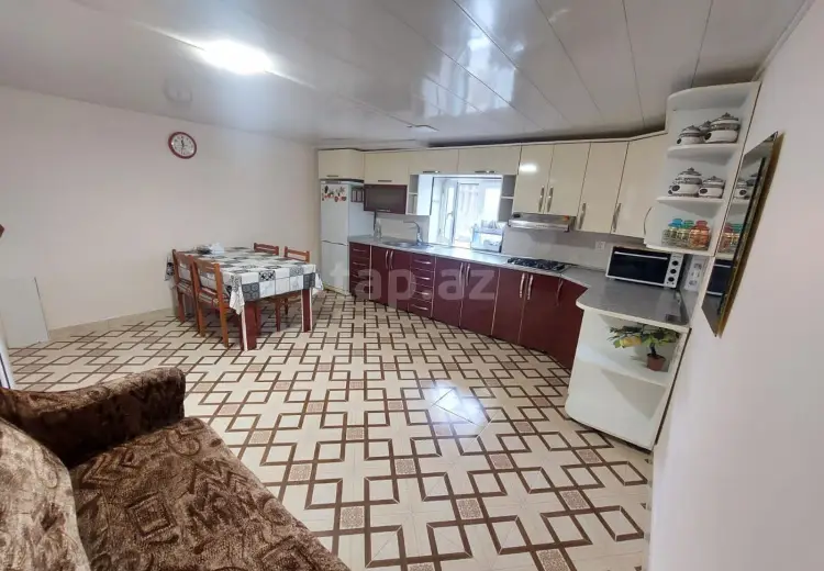 10 otaqlı mənzil , Quba