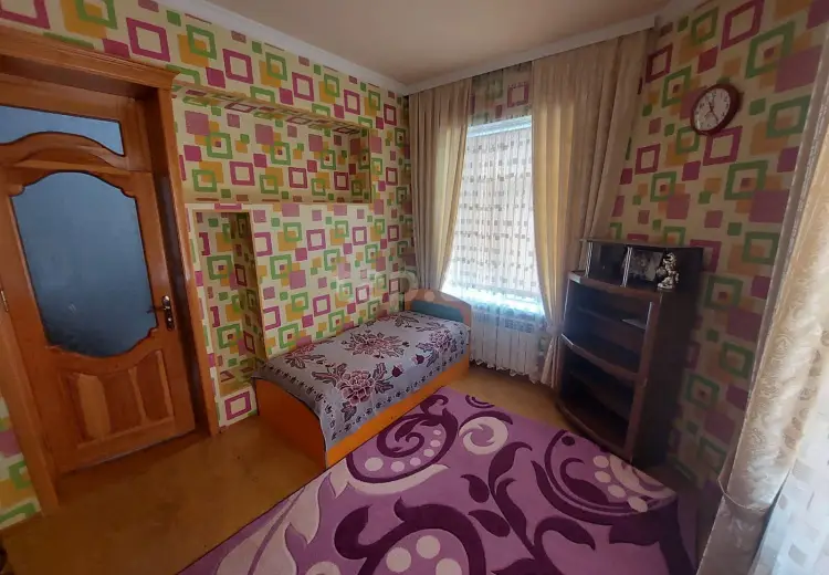 10 otaqlı mənzil , Quba